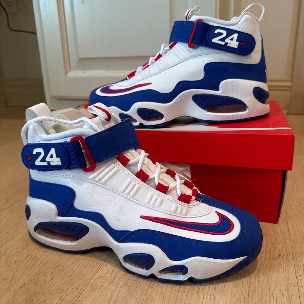 AIR GRIFFEY MAX 1 RED WHHITE AND BLUE